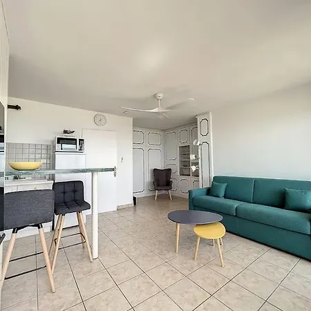 4 Couchages Face Noumarie Apartament *